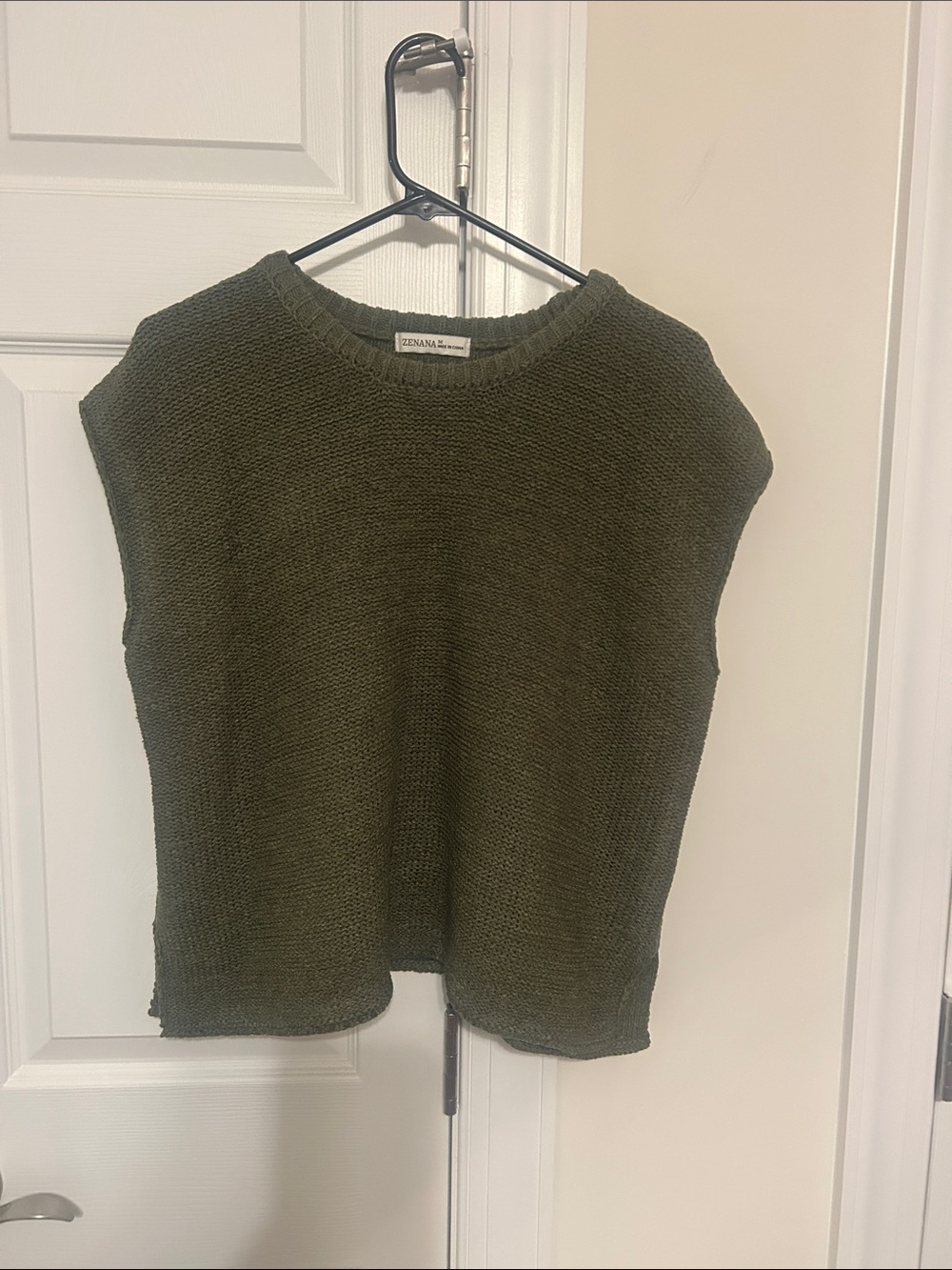 Zenana Outfitters Olive Knit Sleeveless Crew Neck Sweater NWOT
